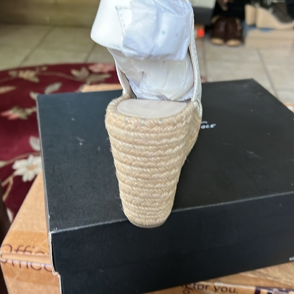 Kennth Cole New York Olivia Perforated Espadrille Wedge in White Sz 8 New - Picture 6 of 13